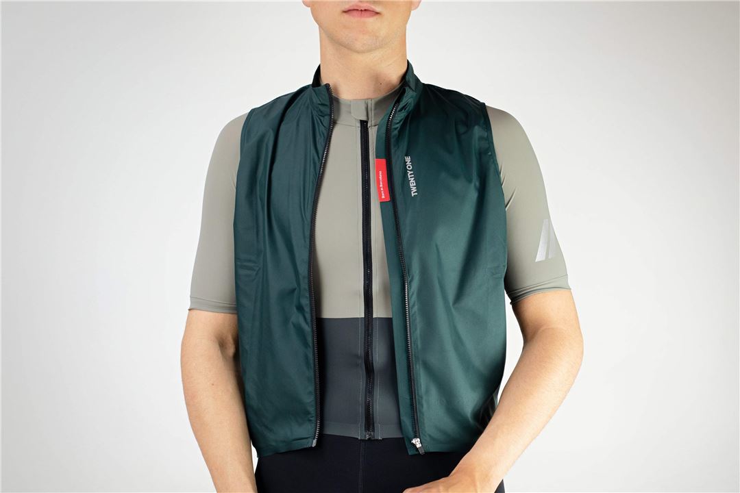 TWENTY ONE FACTORY WIND VEST DARCKOLIVEGREEN
